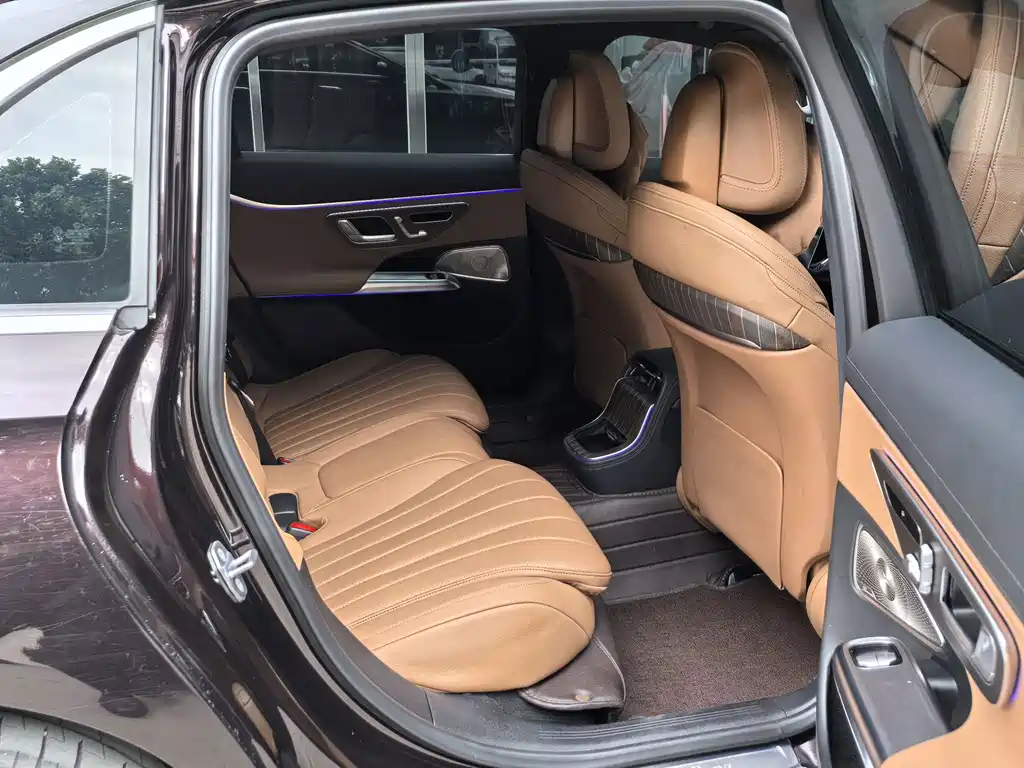 Mercedes-Benz E-Class — миниатюра 5