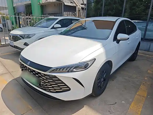 2025 BYD Qin