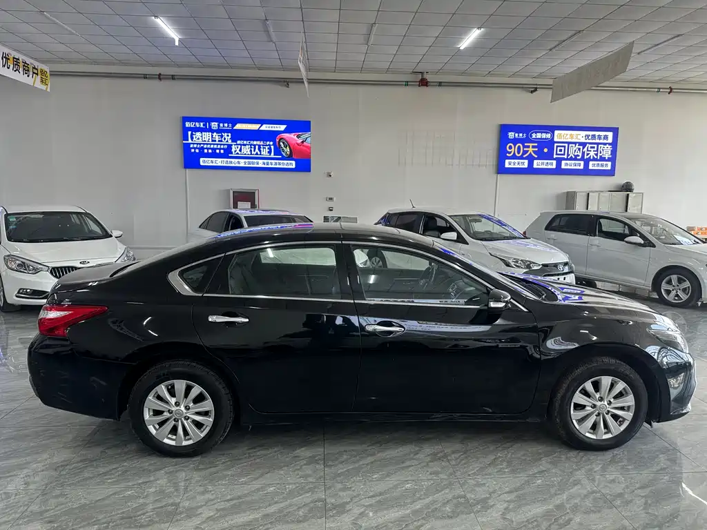 NISSAN TEANA
