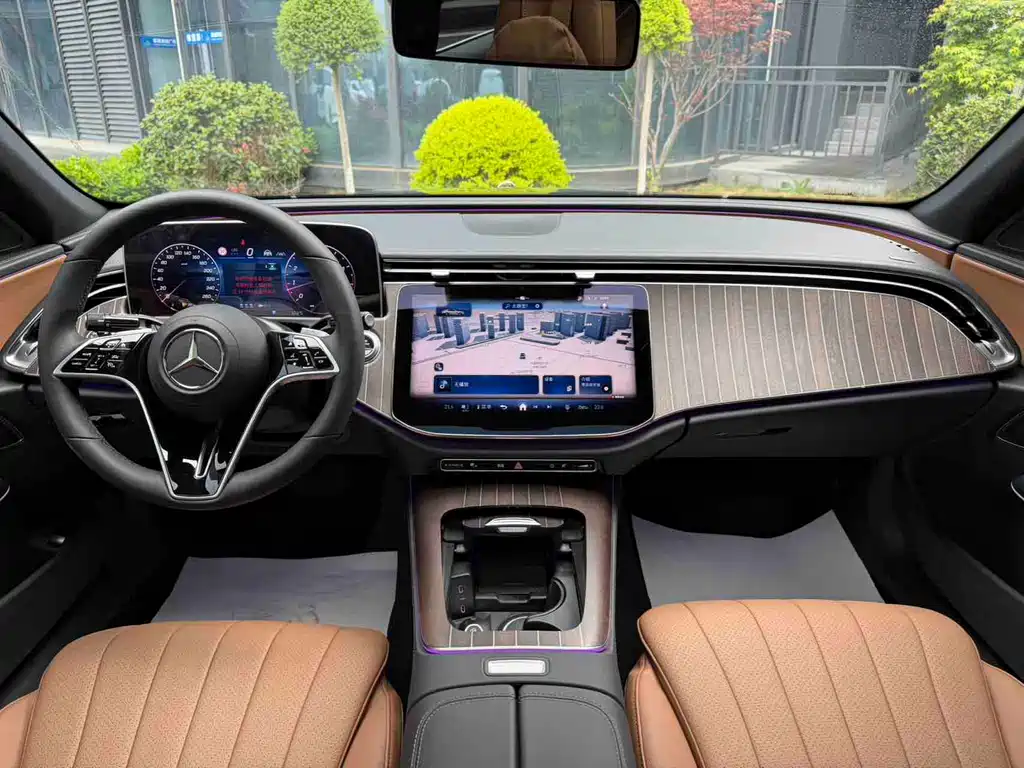 Mercedes-Benz E-Class E 2025 E 300 L Fashion