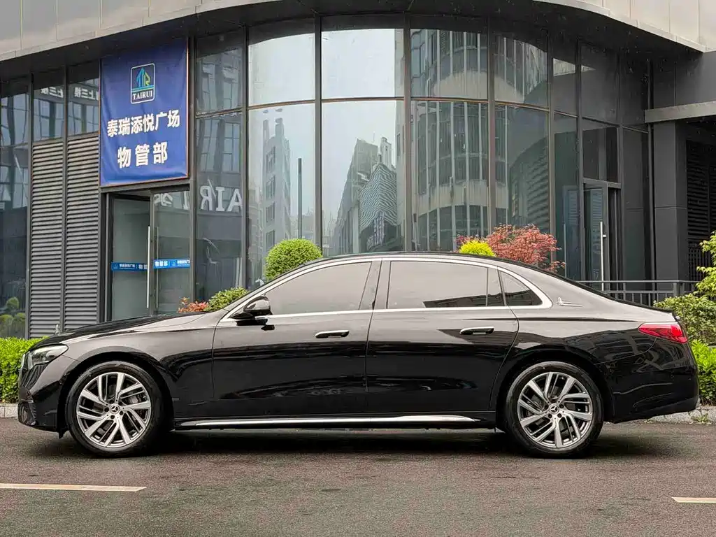 Mercedes-Benz E-Class E 2025 E 300 L Fashion