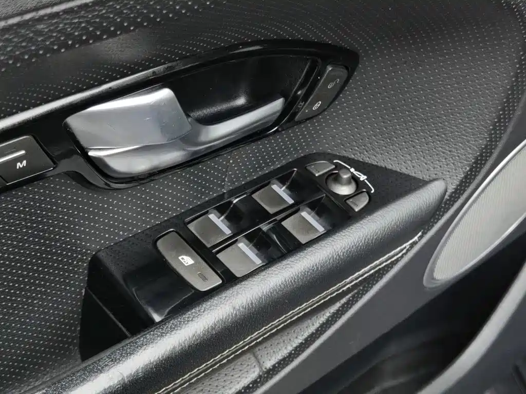 Land Rover Evoque (Import) — миниатюра 9
