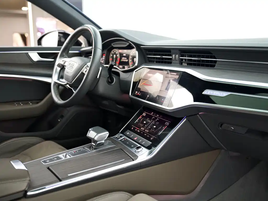 Audi A7L — миниатюра 7