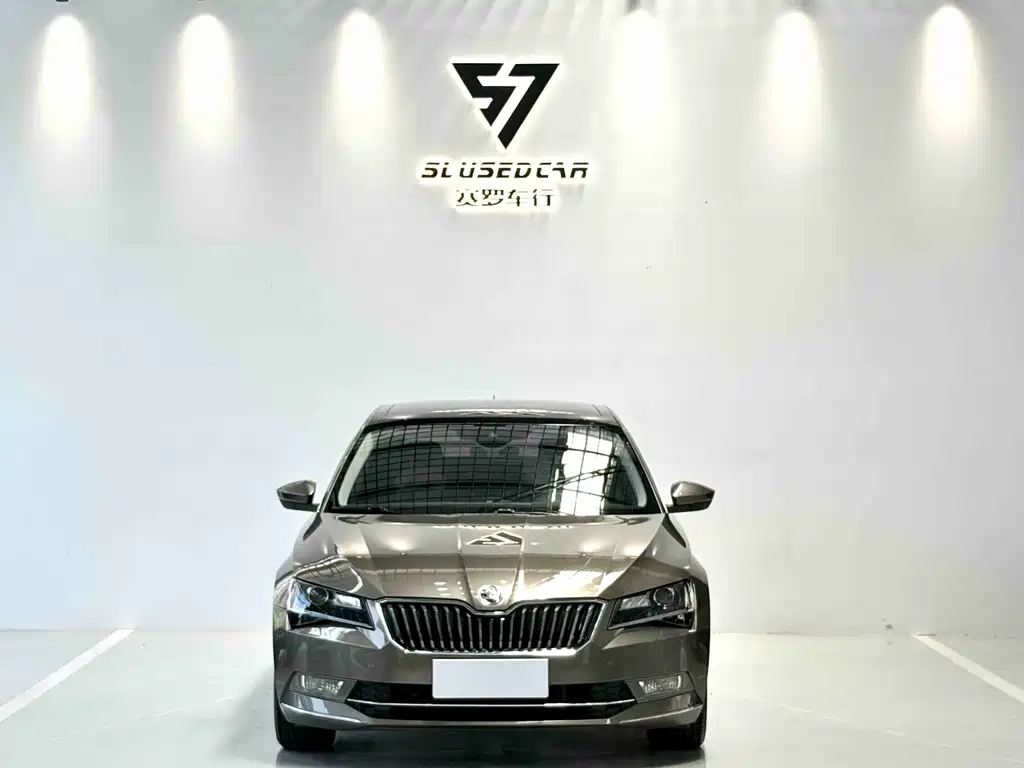 Skoda Superb 2016 TSI330 DSG