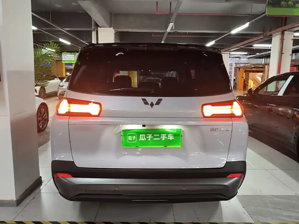 Wuling Xingguang 730 New Energy — миниатюра 6