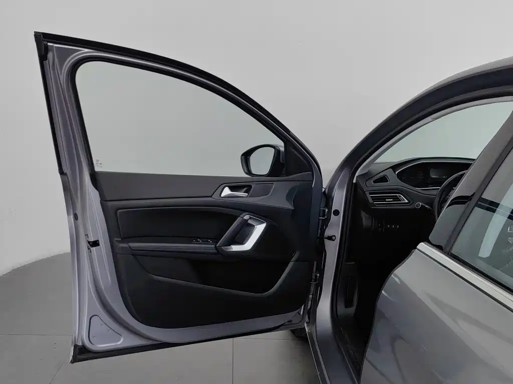 Peugeot 308 — миниатюра 8