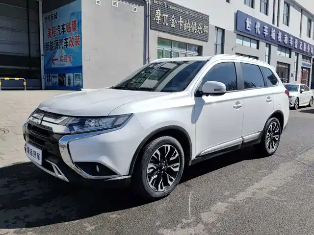 mitsubishi outlander