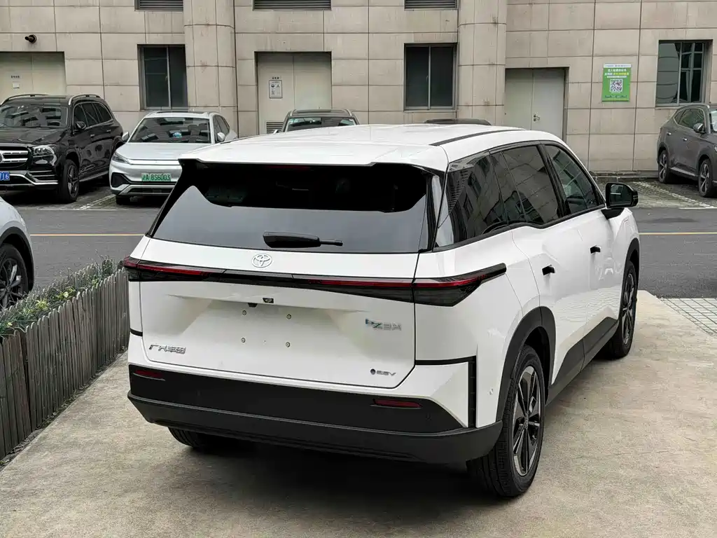 Toyota bZ3X — миниатюра 3
