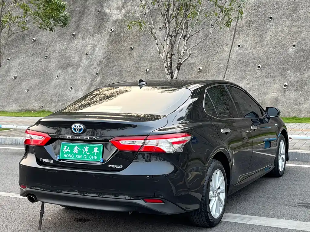 TOYOTA CAMRY