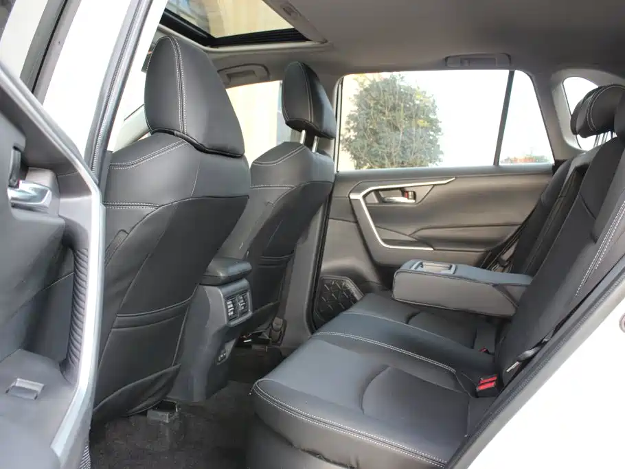 Toyota RAV4 — миниатюра 17