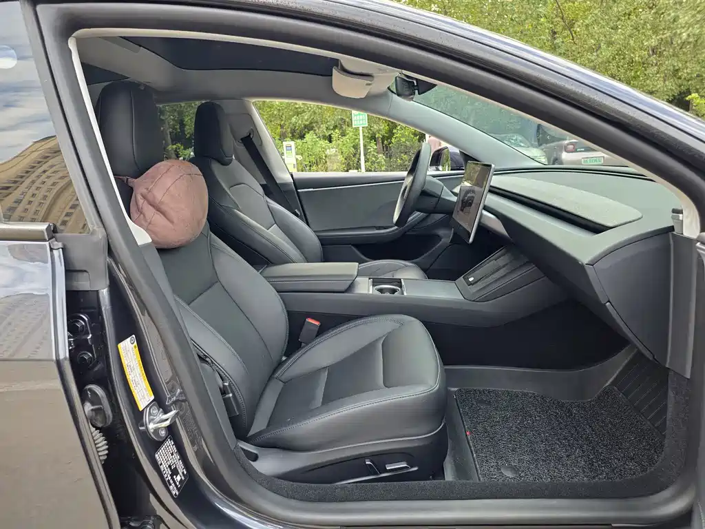 Tesla Model 3 — миниатюра 14