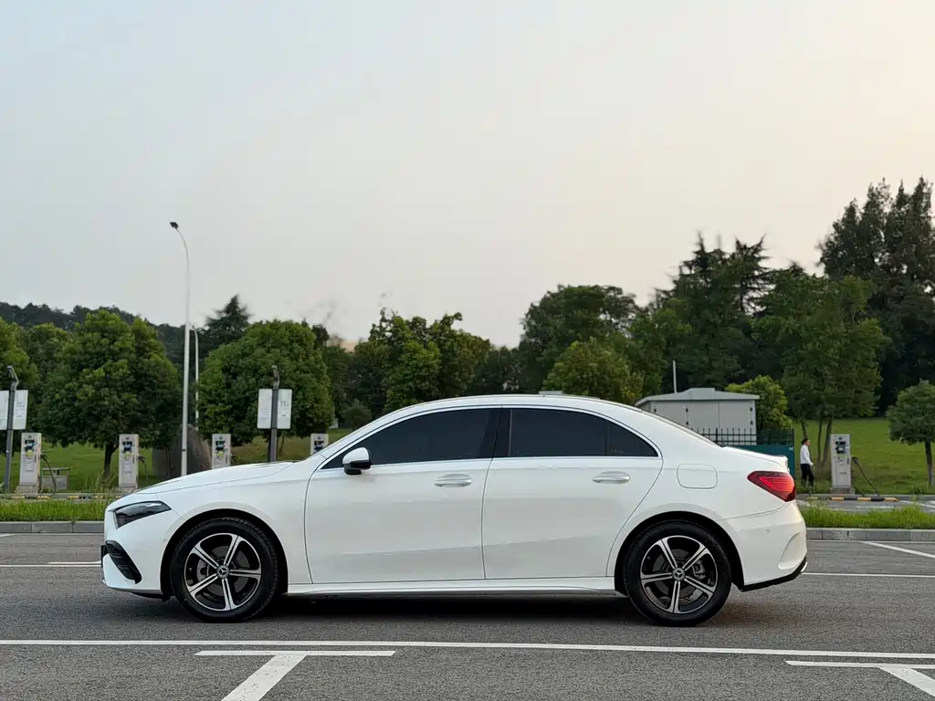 Mercedes-Benz A-Class — миниатюра 4
