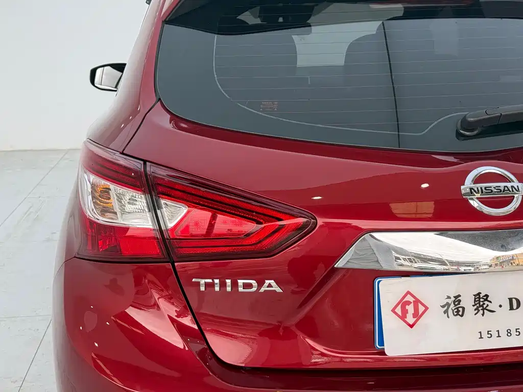 Nissan Tiida — миниатюра 9