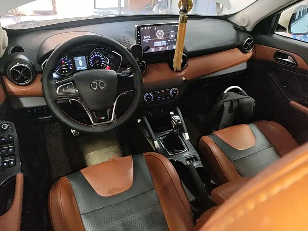 BAIC Senova X35 — миниатюра 10