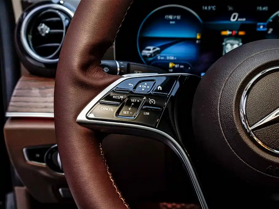 MERCEDES-BENZ E CLASS