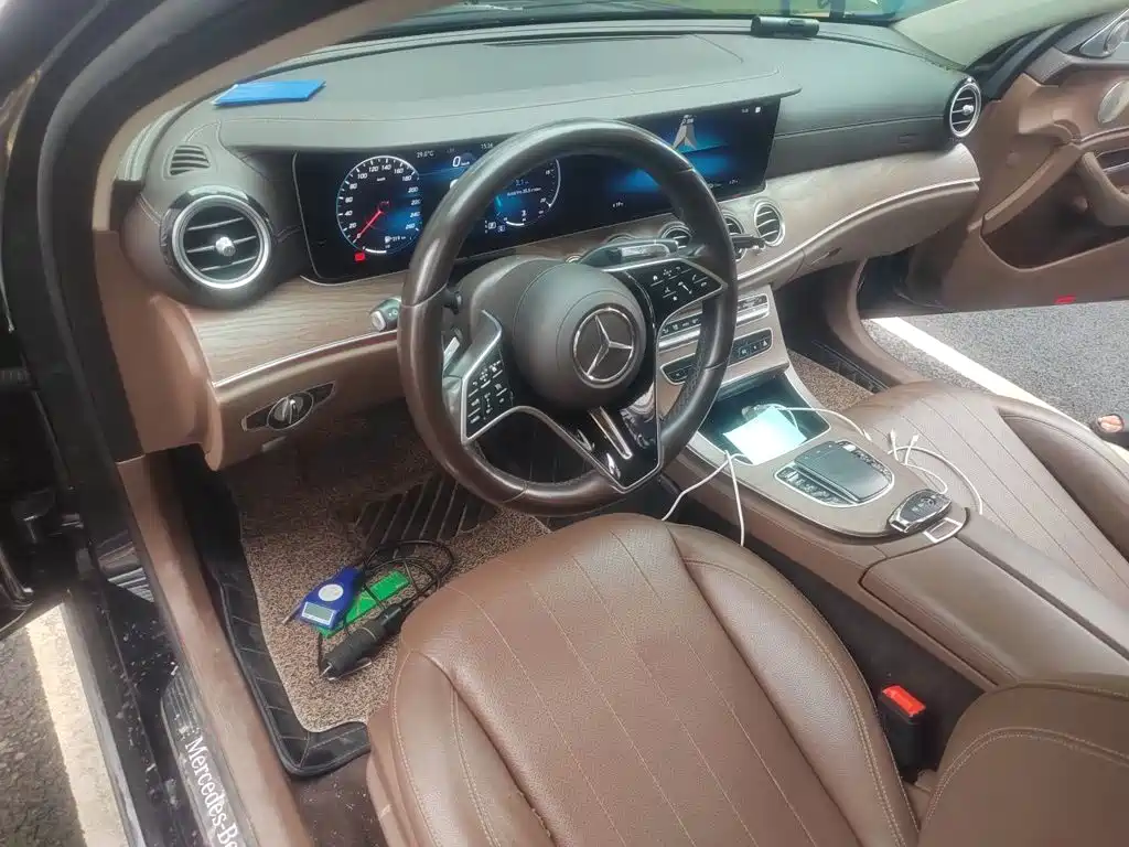 Mercedes-Benz E-Class — миниатюра 13