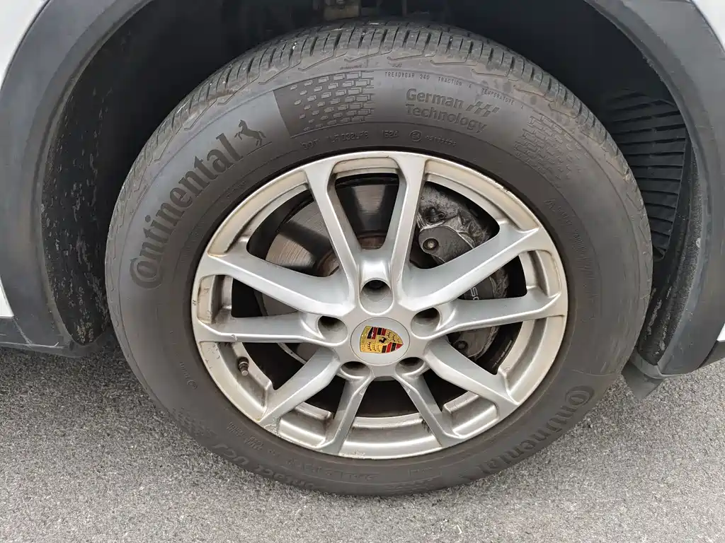 Porsche Cayenne — миниатюра 7