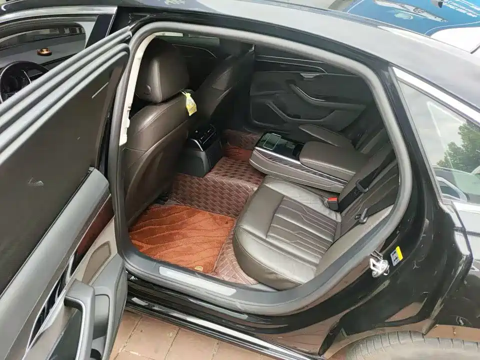 Audi A8 — миниатюра 6