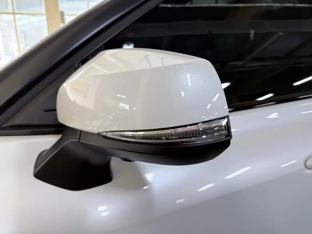 Toyota Crown Kluger — миниатюра 6