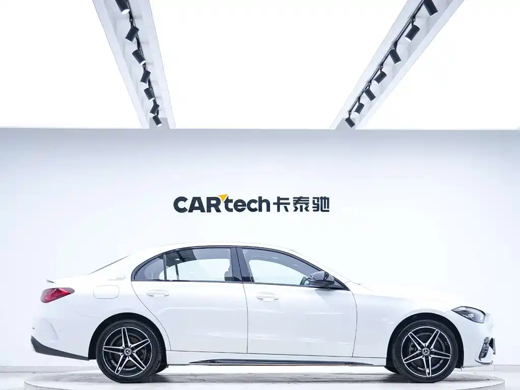 Mercedes-Benz C-Class — миниатюра 2