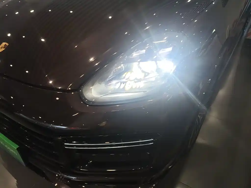 Porsche Cayenne — миниатюра 24