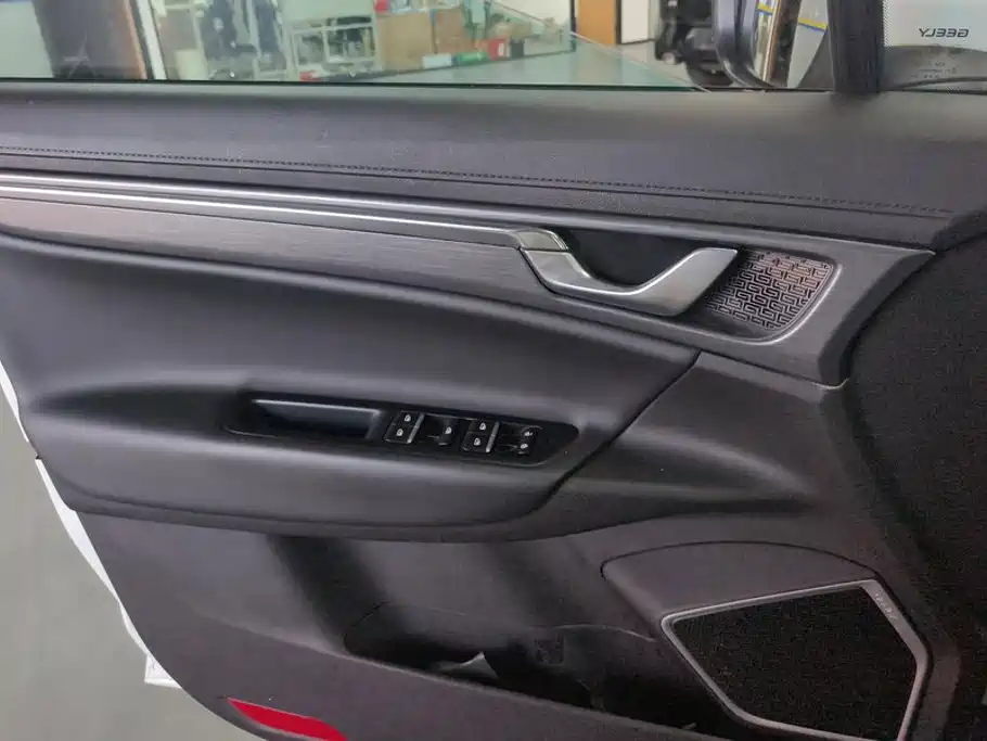 Geely Emgrand GS — миниатюра 7