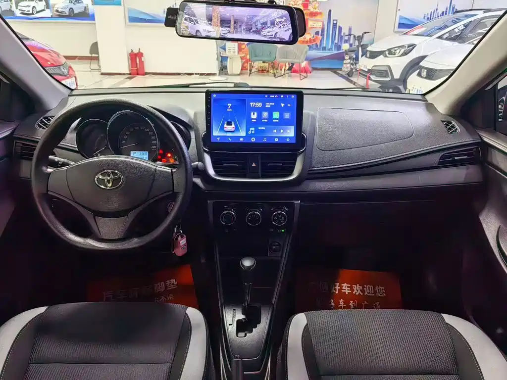 Toyota Yaris L — миниатюра 5