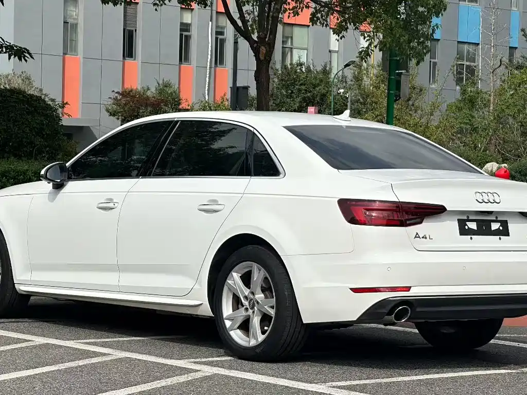 Audi A4L — миниатюра 4