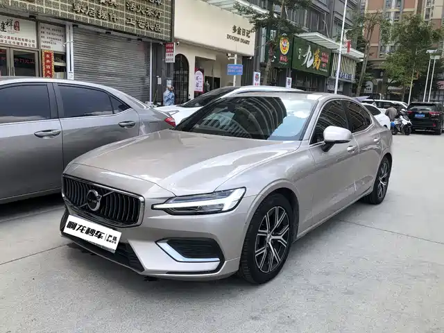 VOLVO  S60