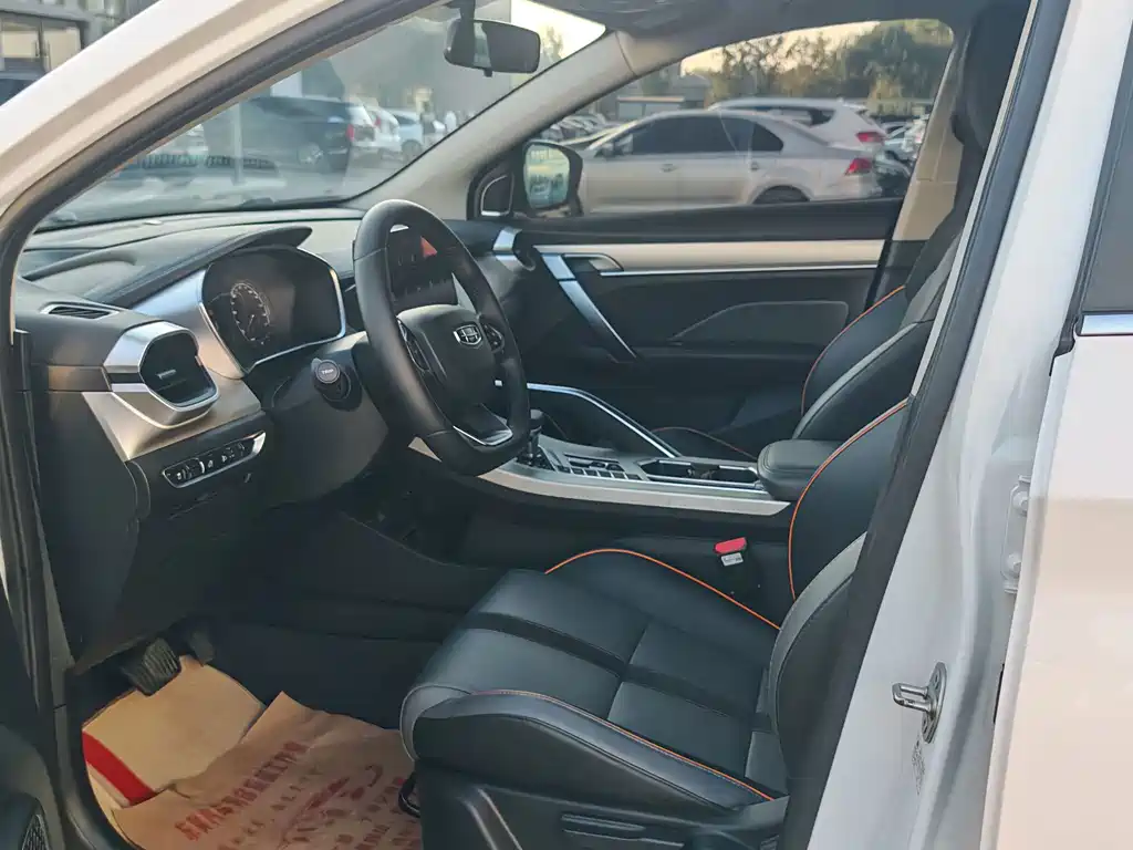 Geely Binyue — миниатюра 4