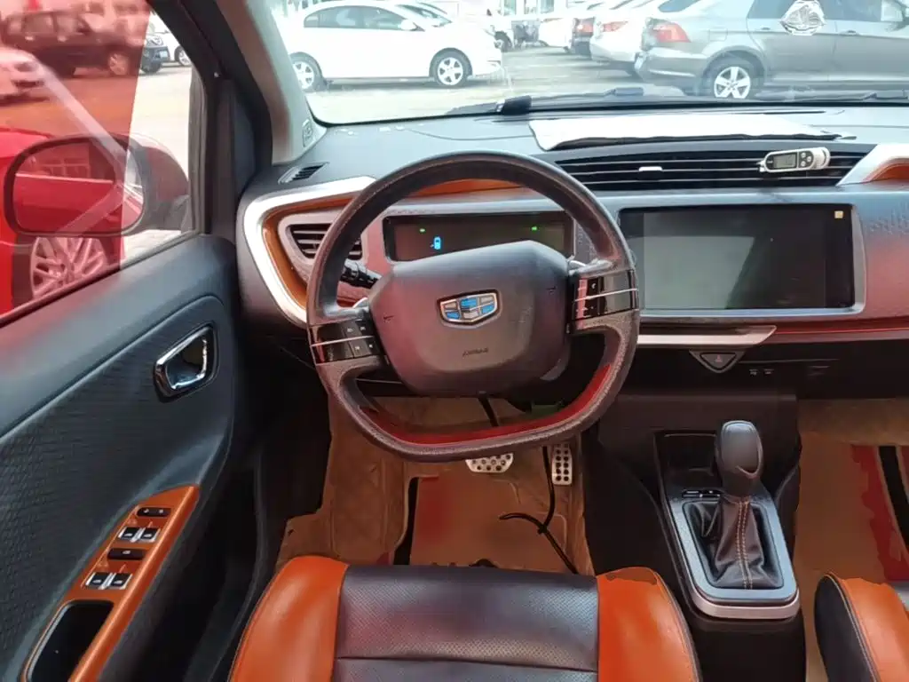 Geely Vision X1 — миниатюра 11