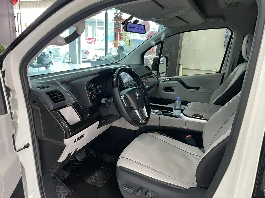 Toyota HiAce 2022 3.5L