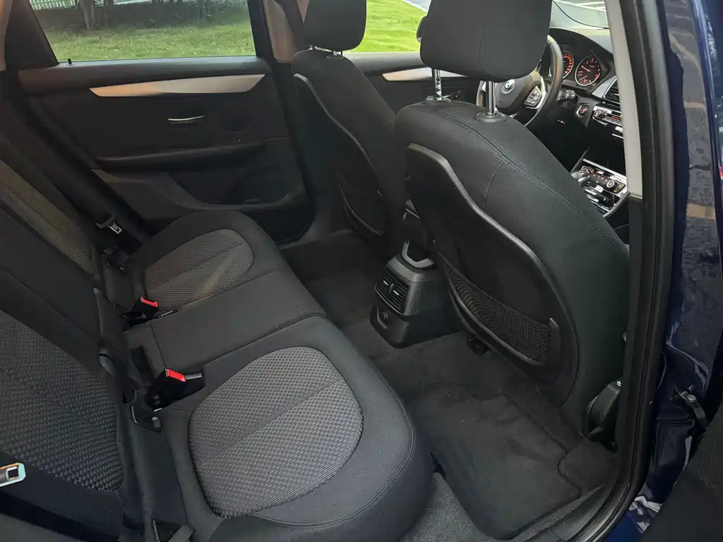 BMW 2 Series Active Tourer — миниатюра 20