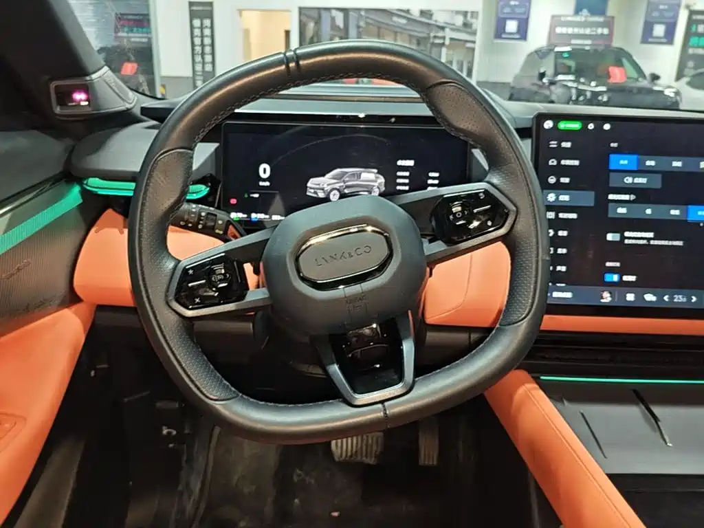 Lynk & Co 08 EM-P — миниатюра 11