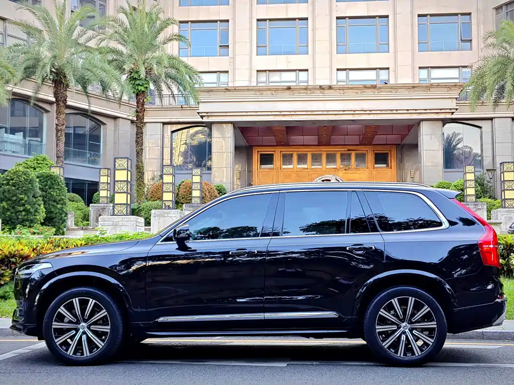Volvo XC90 — миниатюра 31