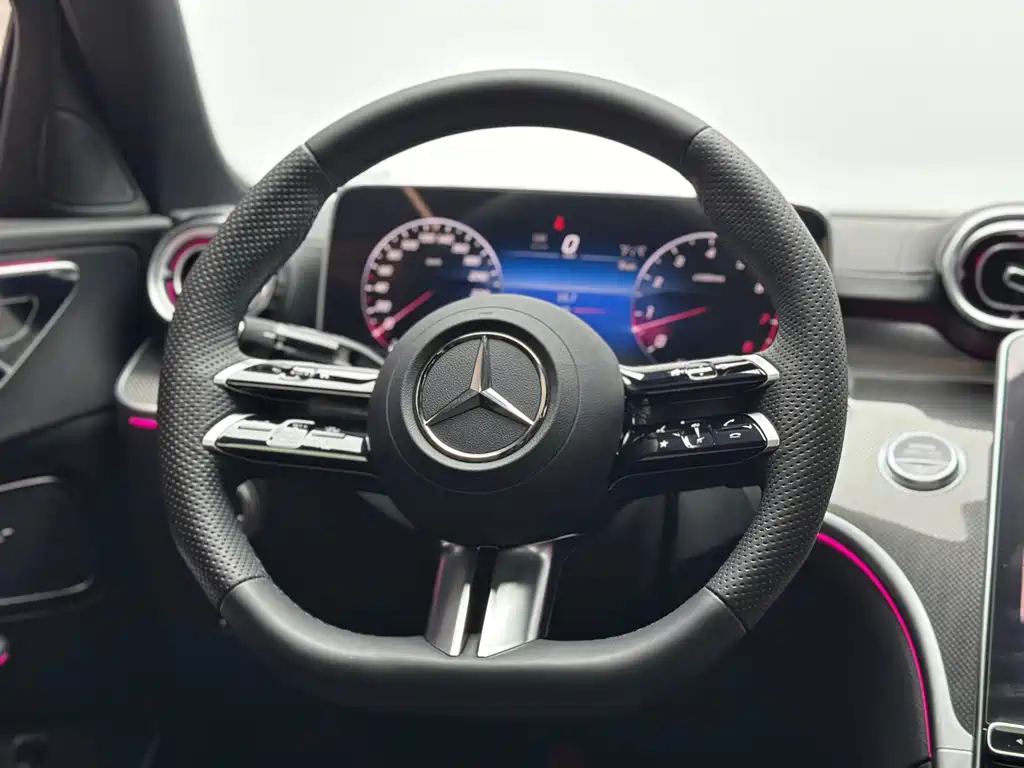 Mercedes-Benz C-Class — миниатюра 12