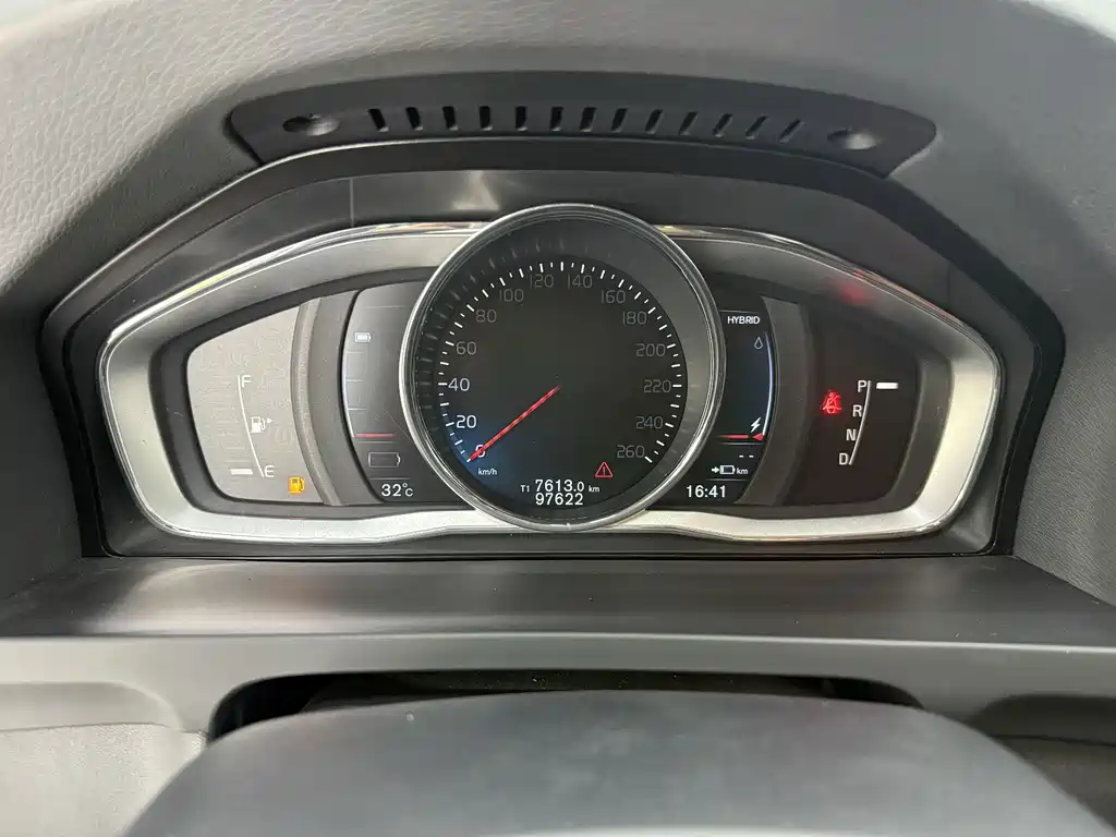 Volvo S60 PHEV — миниатюра 6