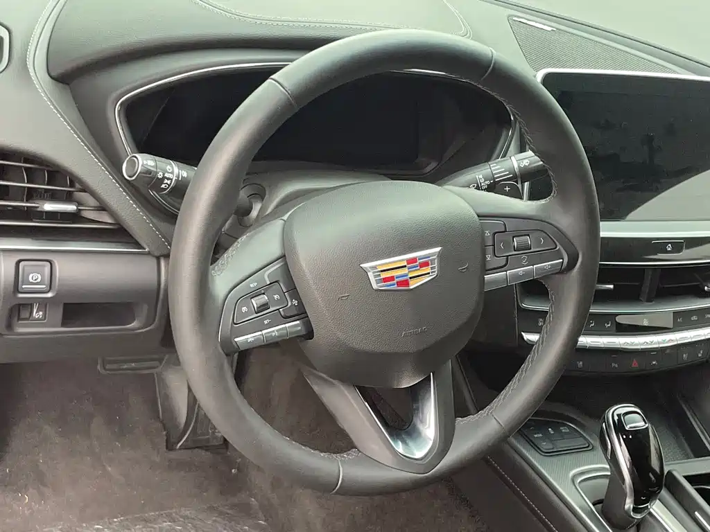 Cadillac CT5 — миниатюра 7