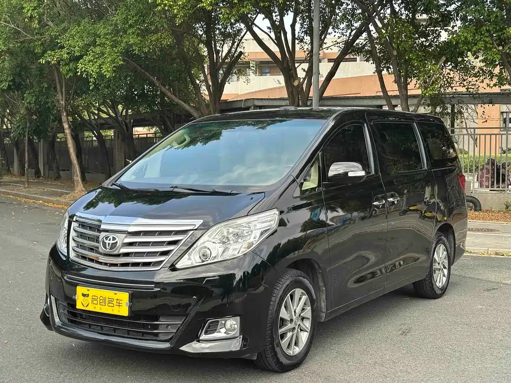 Toyota Alphard 2014