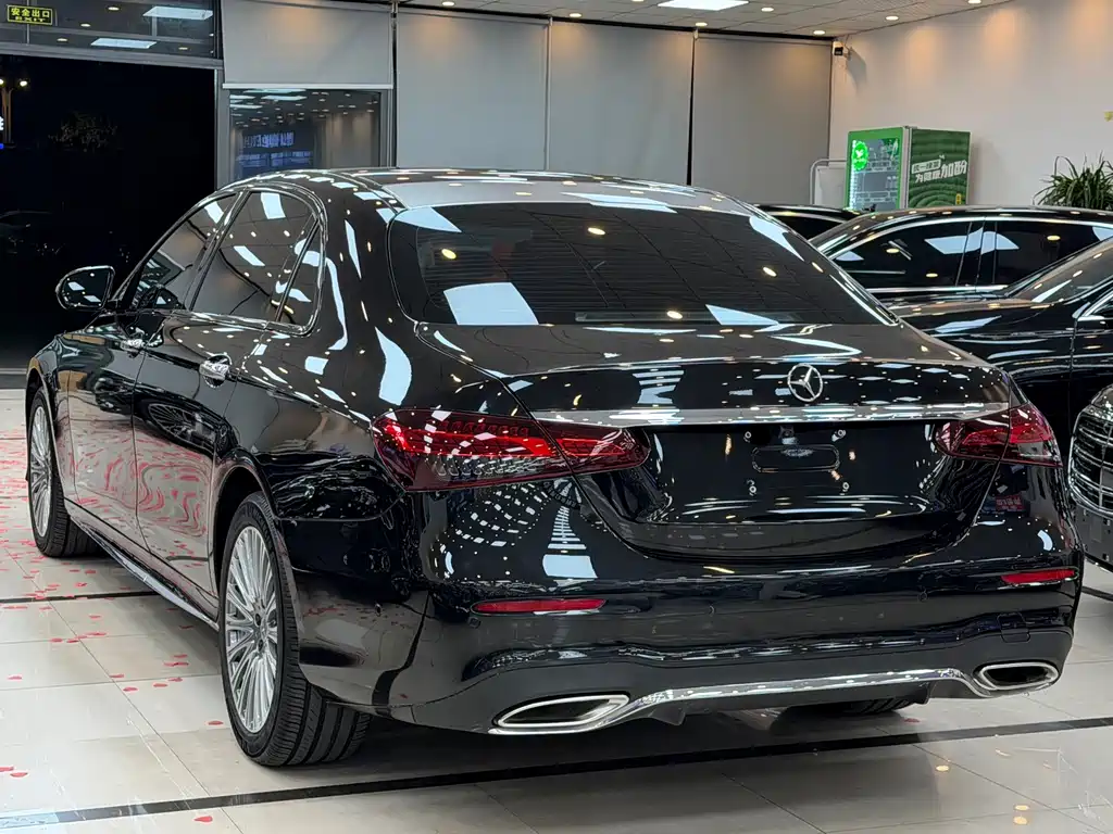 Mercedes-Benz E-Class — миниатюра 19
