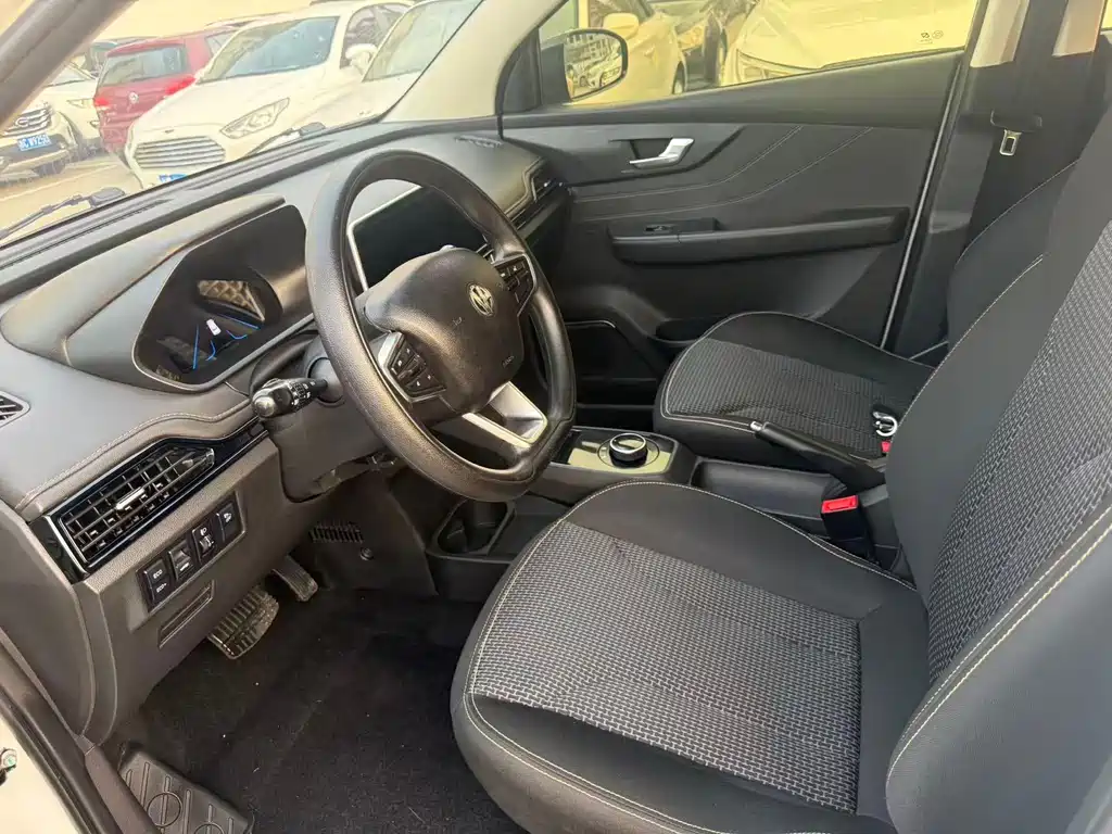 Dongfeng EV YOUNG Guang Xiaoxin — миниатюра 4