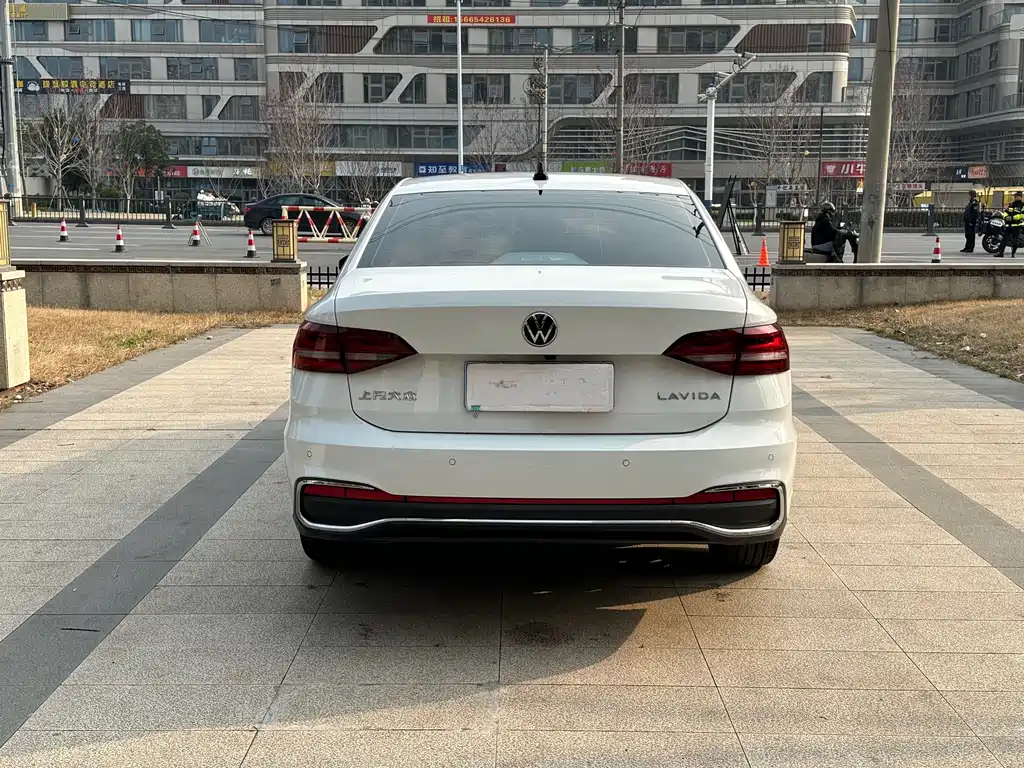Volkswagen Lavida — миниатюра 5