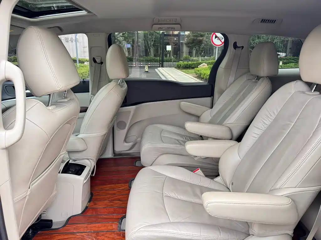 Buick GL8 2017 25S Luxury V