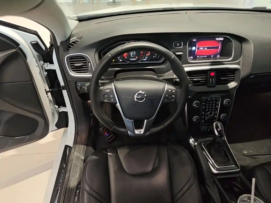 Volvo V40 — миниатюра 15