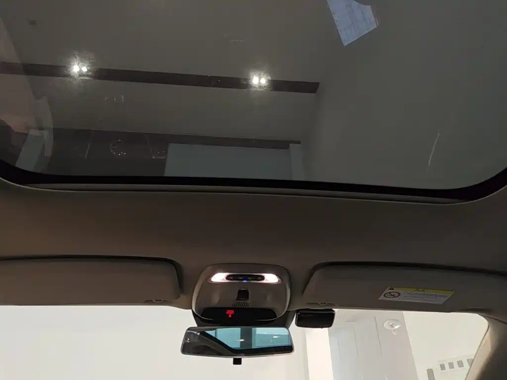 Volvo V40 — миниатюра 23