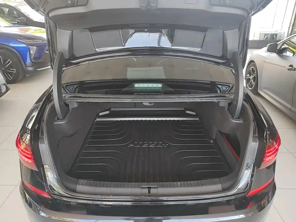 Volkswagen 帕萨特插电混动 — миниатюра 19