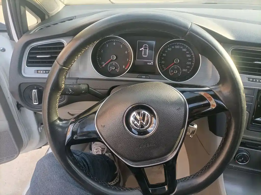 Volkswagen Golf — миниатюра 11