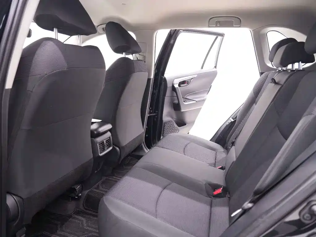 Toyota RAV4 — миниатюра 18