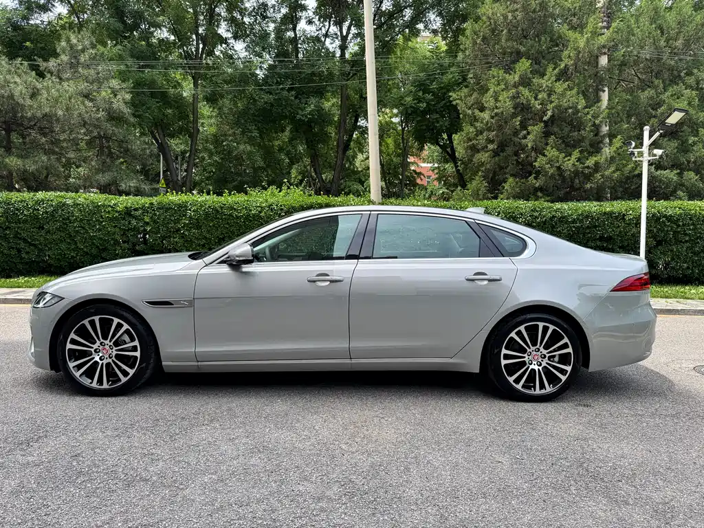 Jaguar XFL 2025 2.0T P250 Premium Luxury