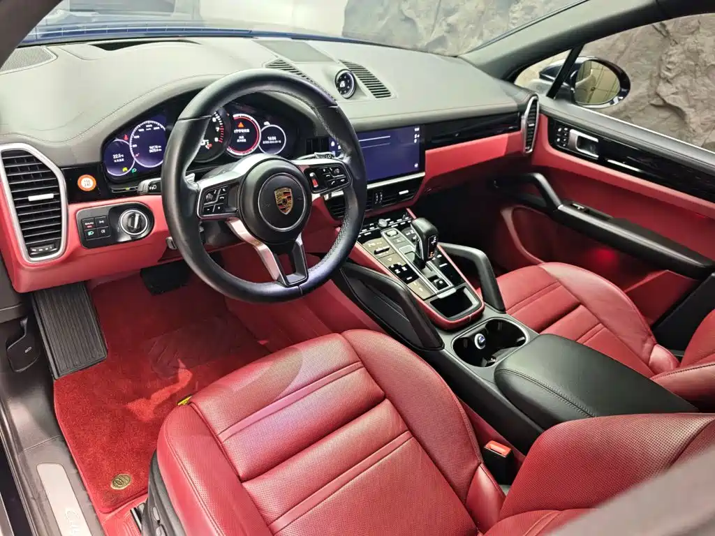 Porsche Cayenne — миниатюра 6